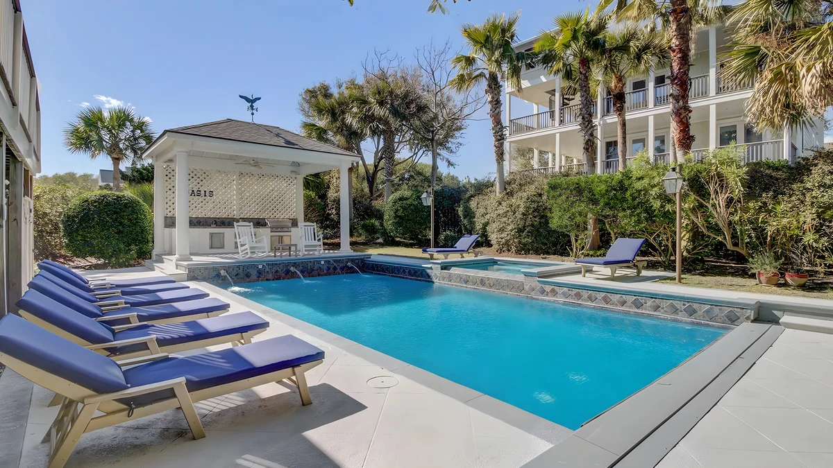 Wander Isle Palms Haven