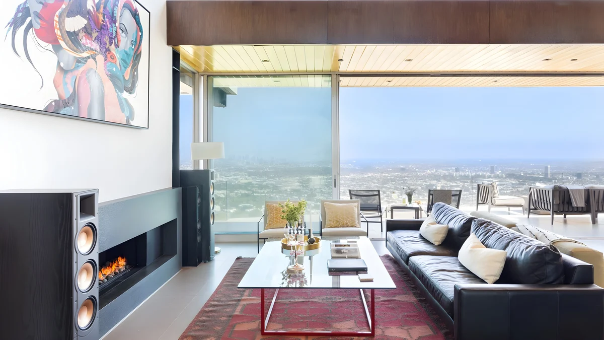 Wander Hollywood Hills Crest