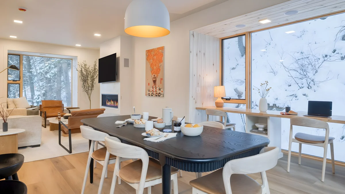 Dining Room image 1