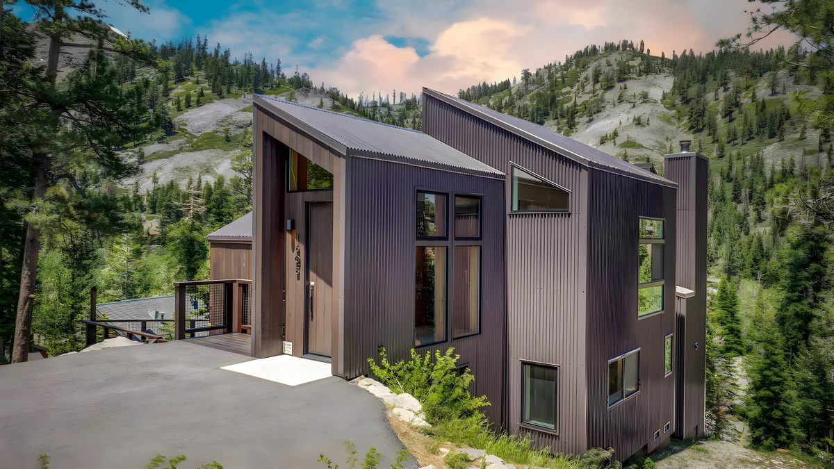 Wander Alpine Peaks Retreat