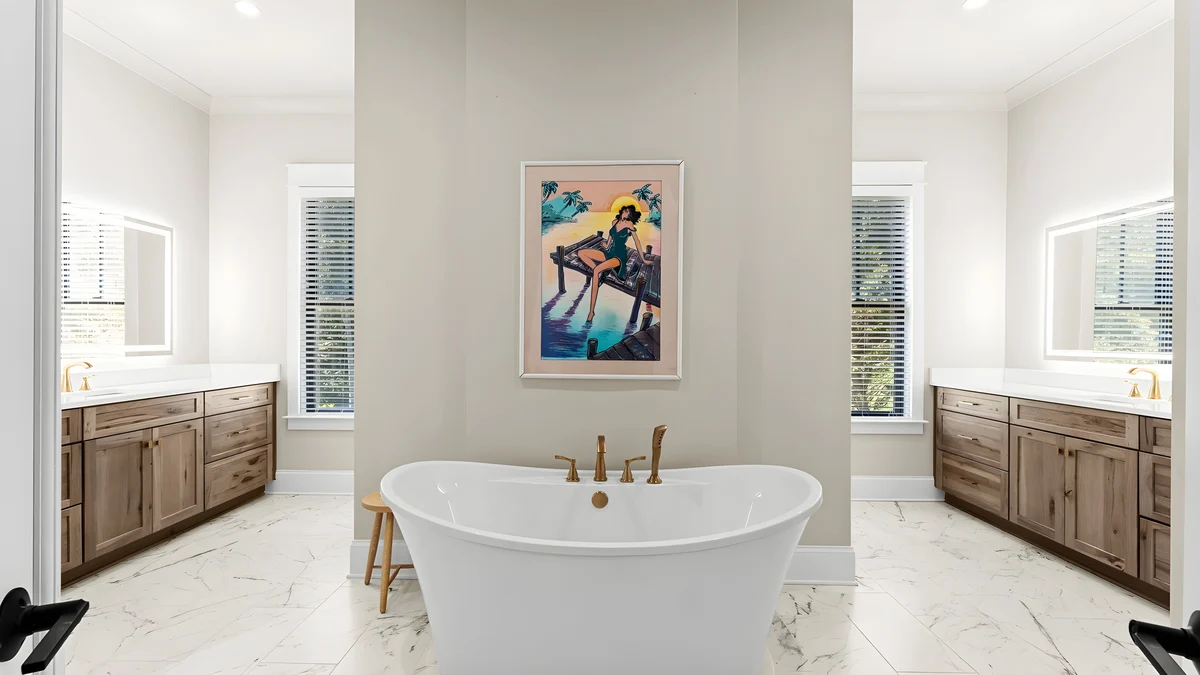 Bathroom 1 image 1