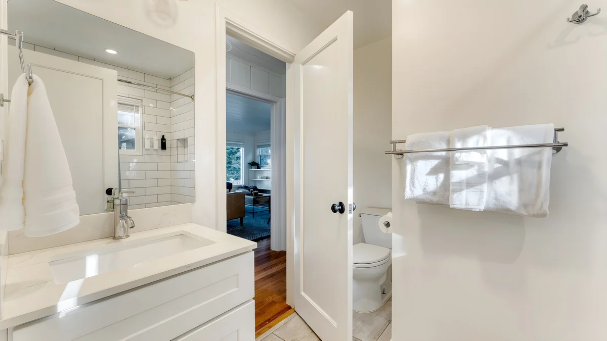 Ensuite Bathroom 1 image 1