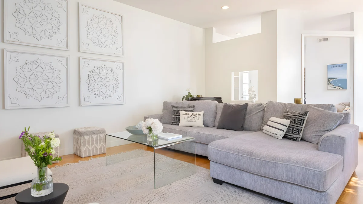 Wander Malibu Cliffside