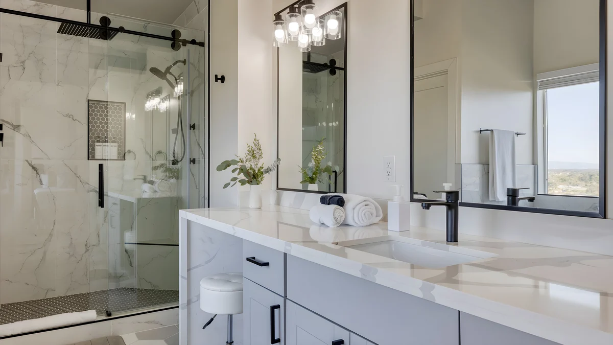 Wander Paradise Valley Palms