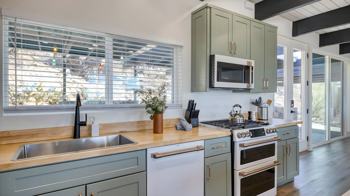 Wander Paradise Valley Palms