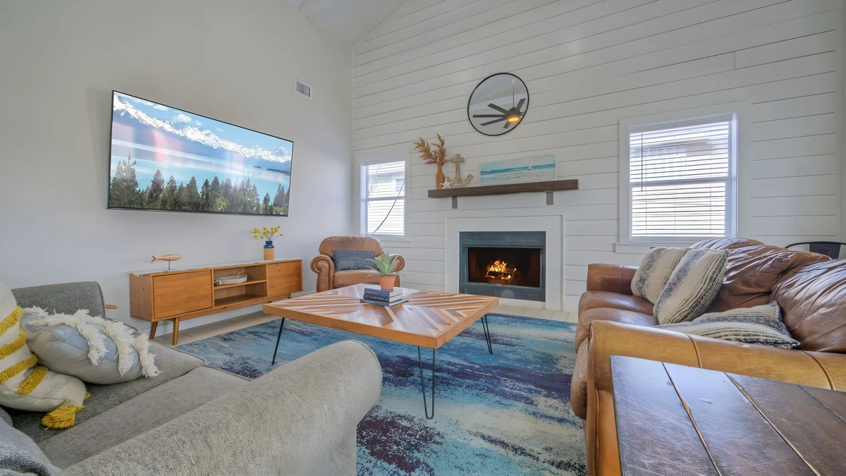 Living room image 1