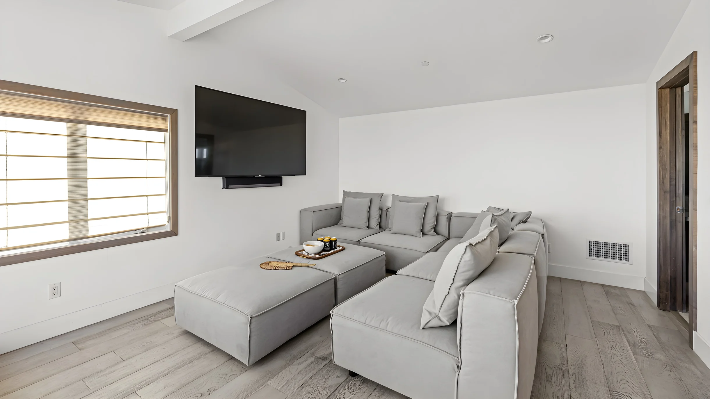 Wander Newport Tides #24