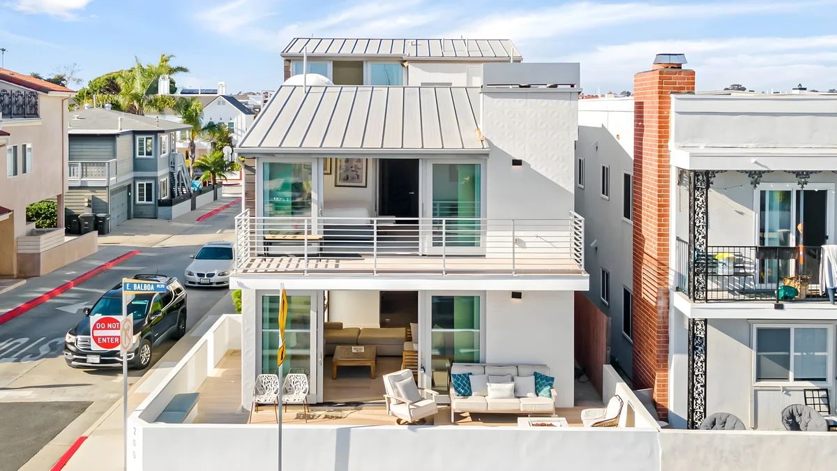 Wander Newport Tides