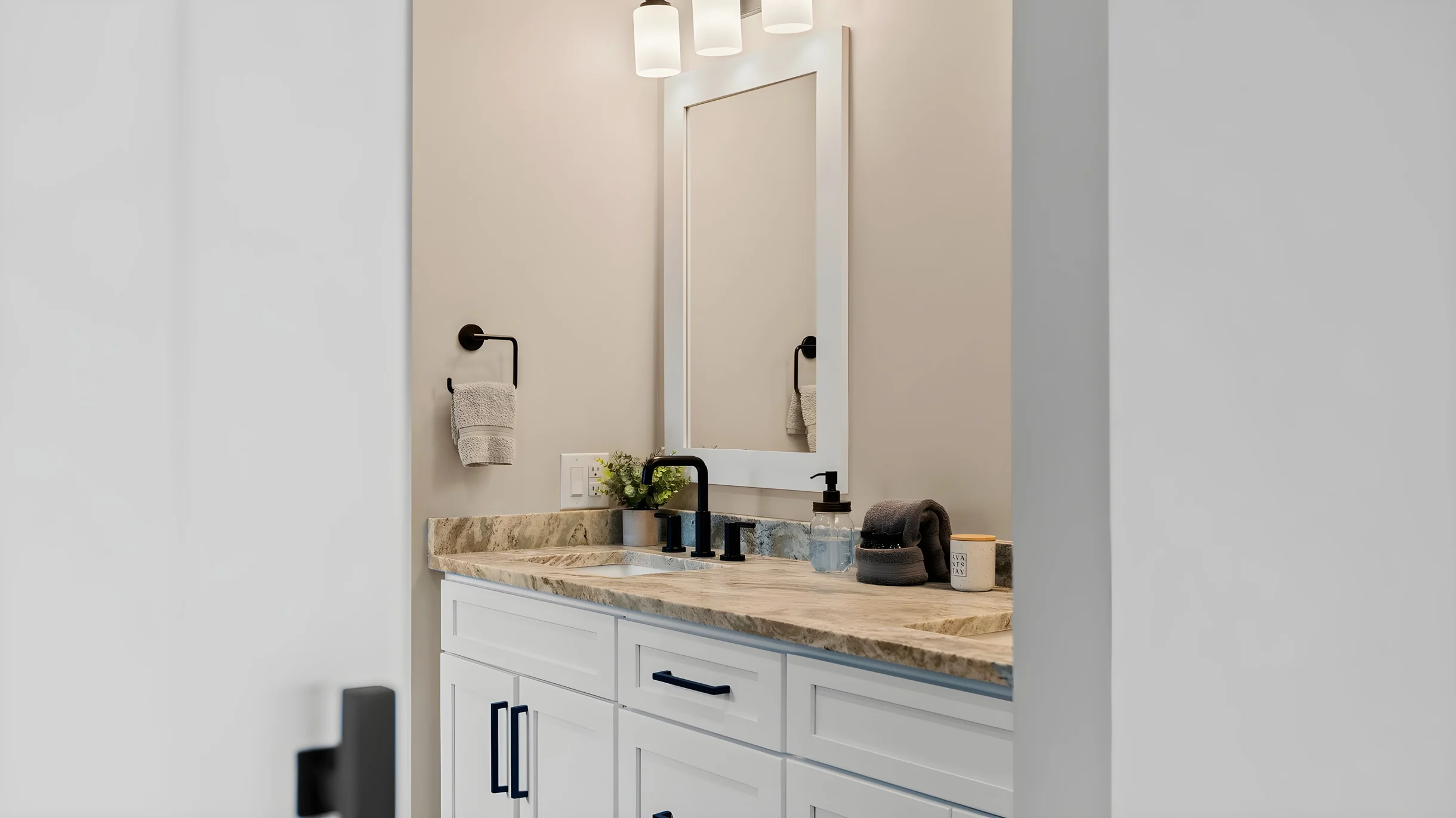 Wander White Haven Lakeview #34