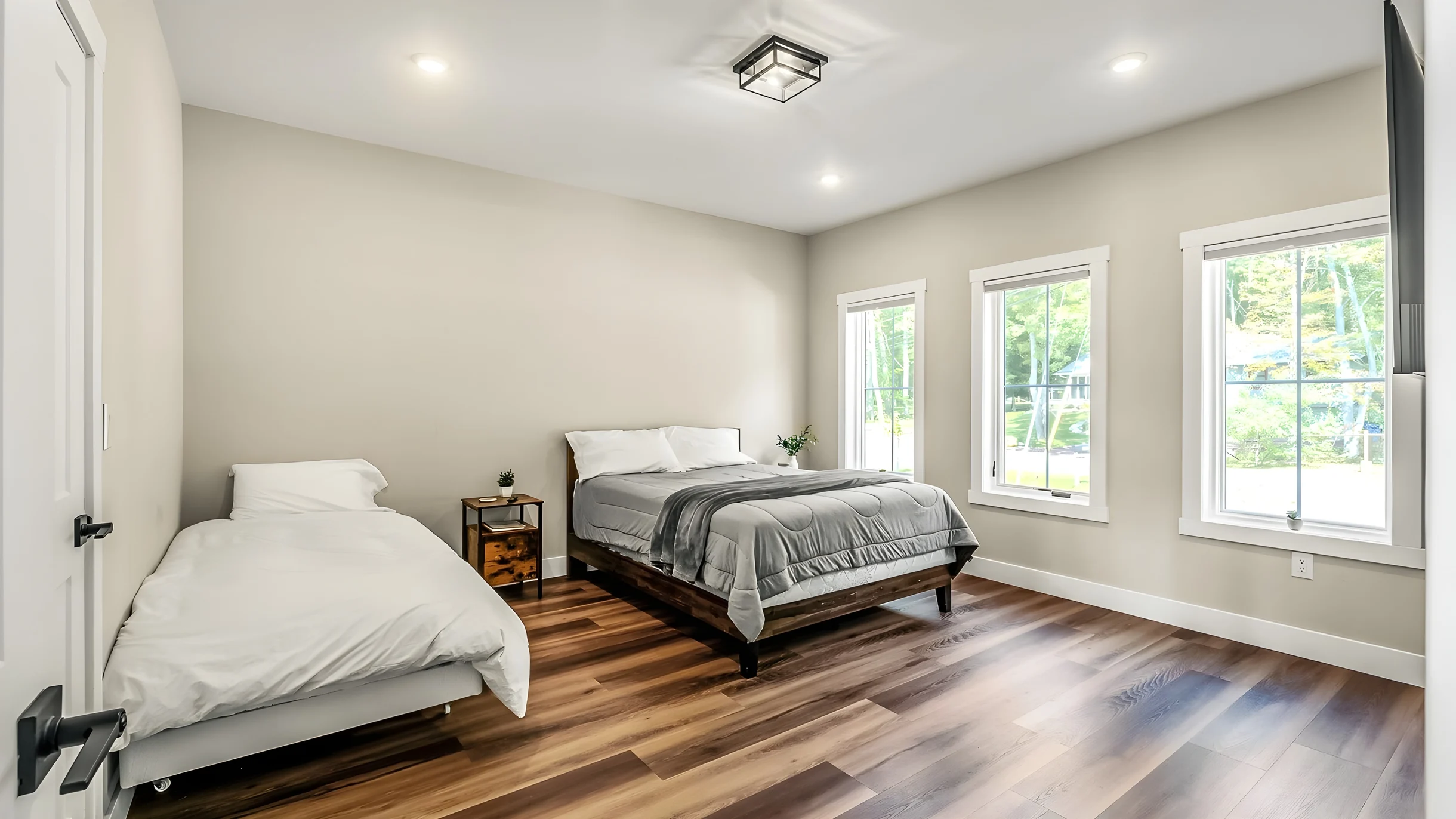 Wander White Haven Lakeview #13