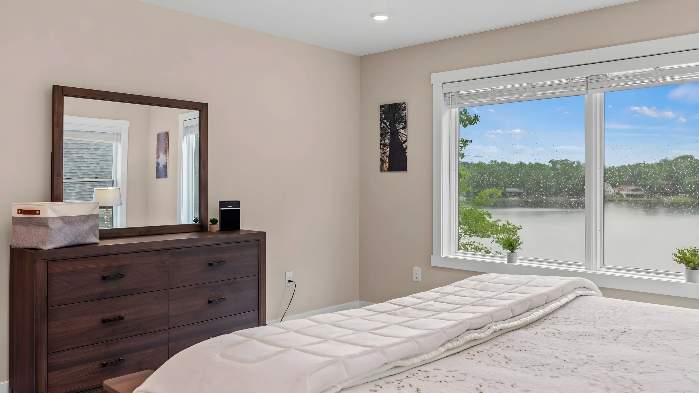 Wander White Haven Lakeview #43