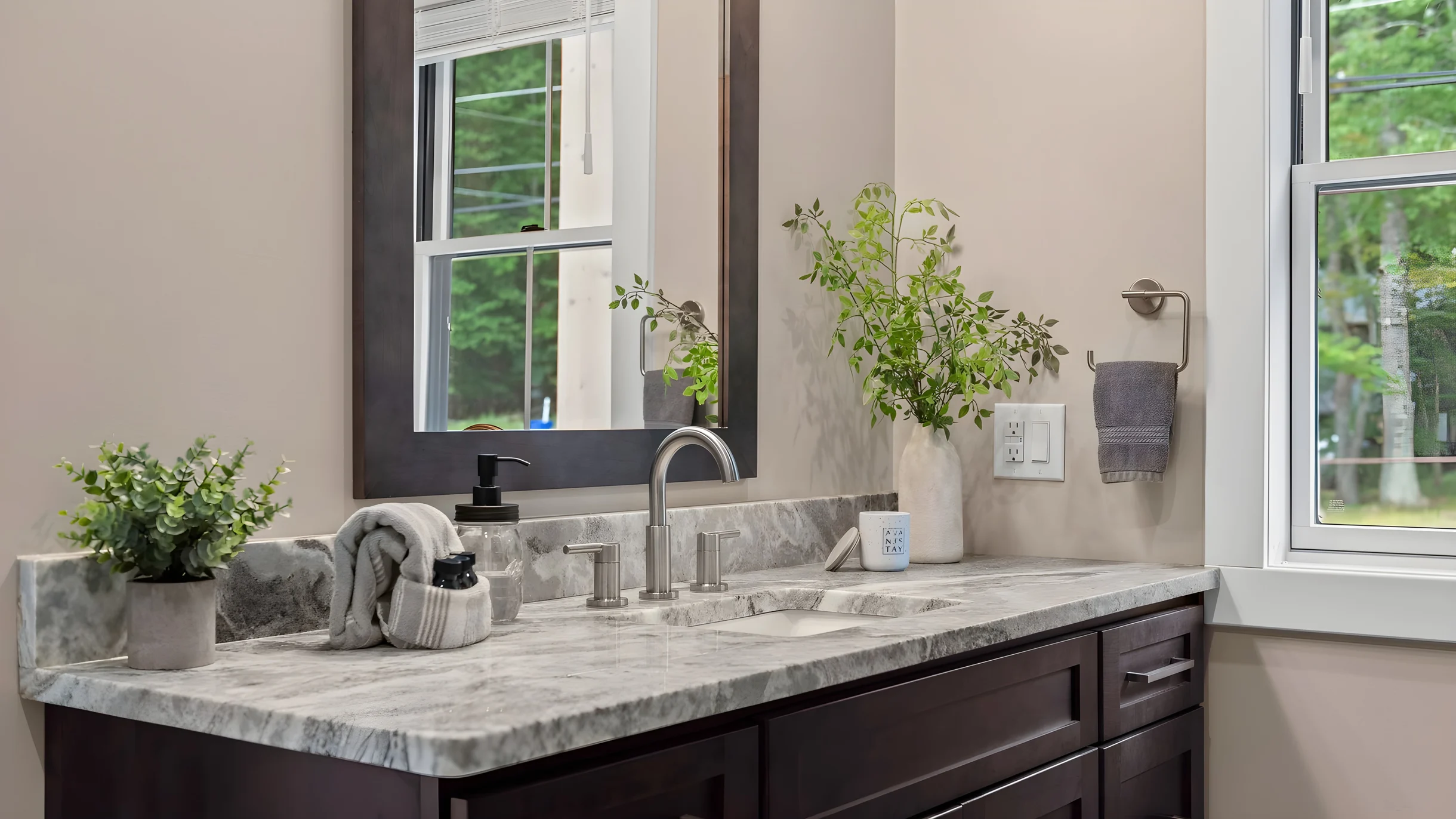 Wander White Haven Lakeview #63