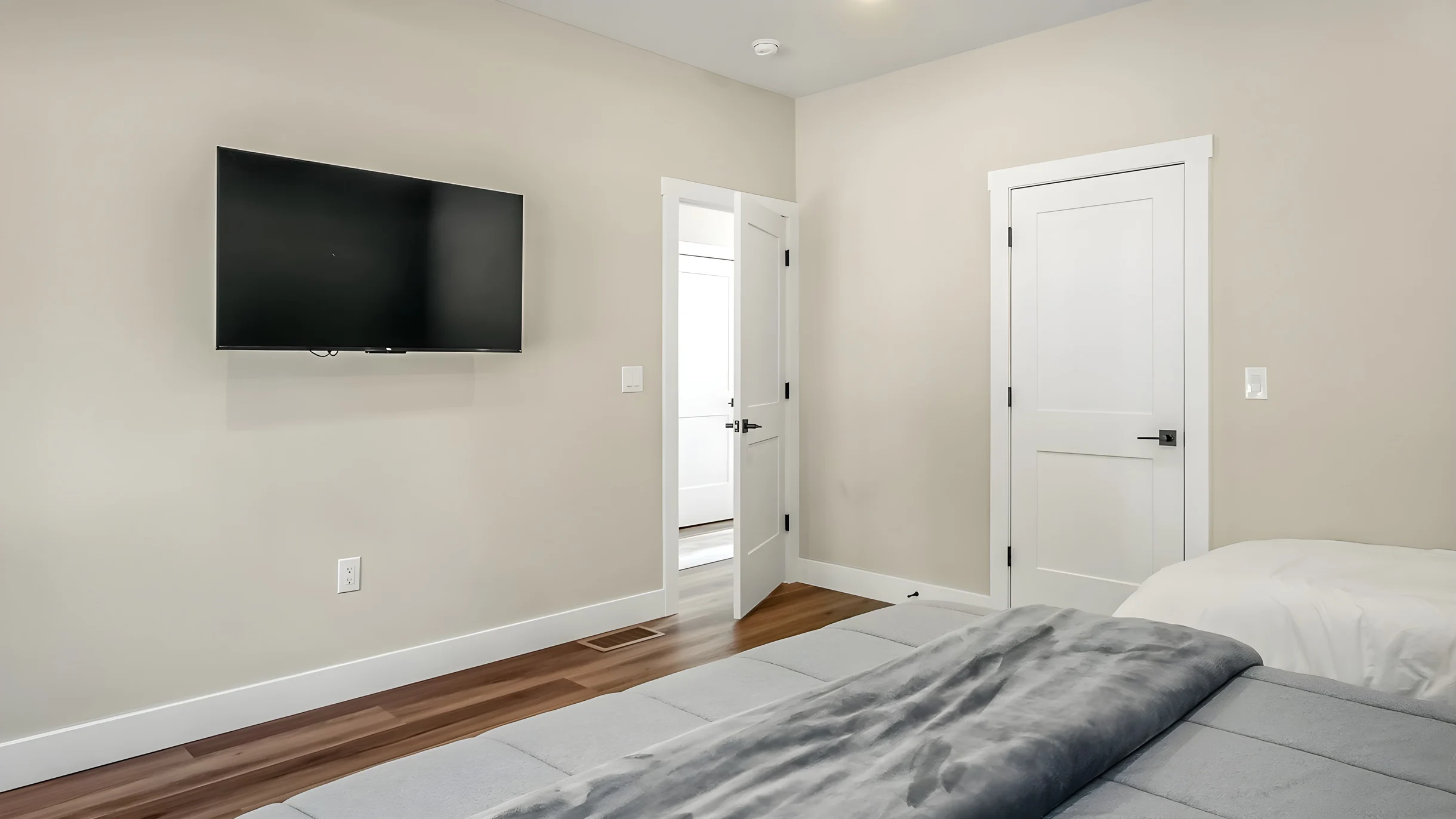 Wander White Haven Lakeview #36