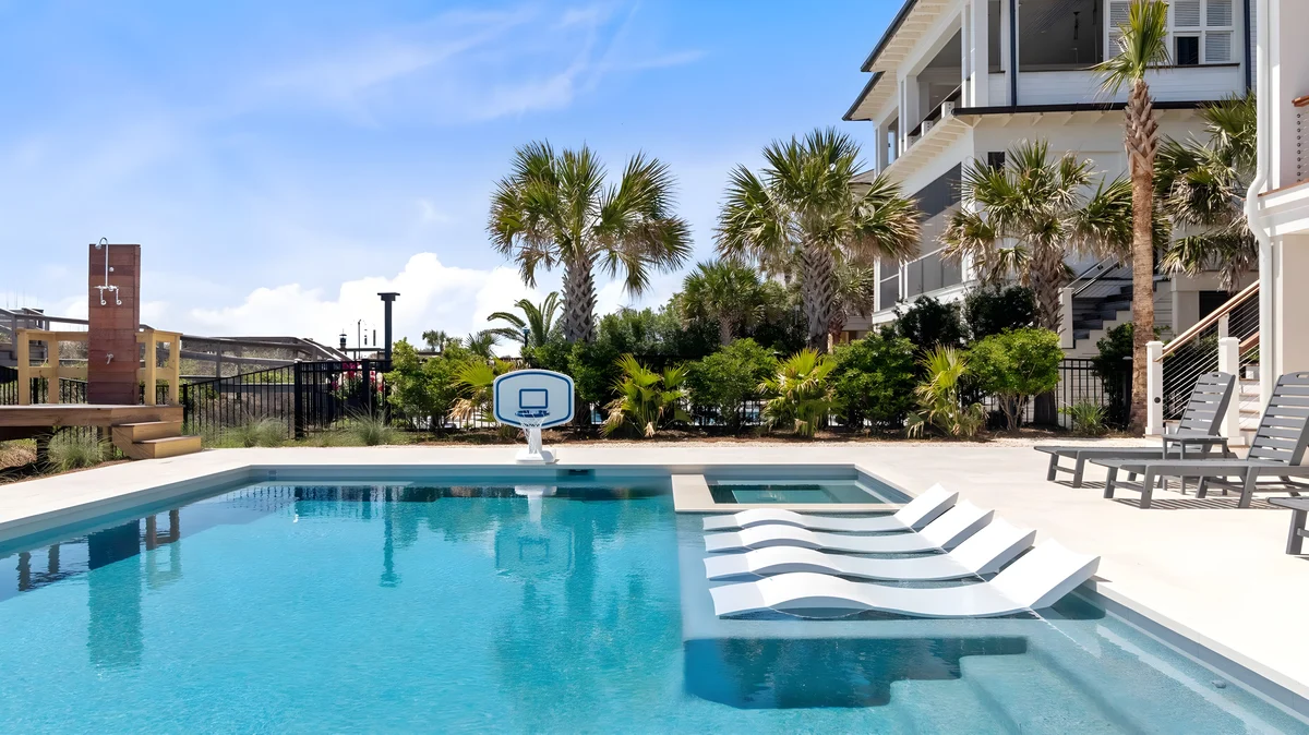 Wander Isle Palms Shores