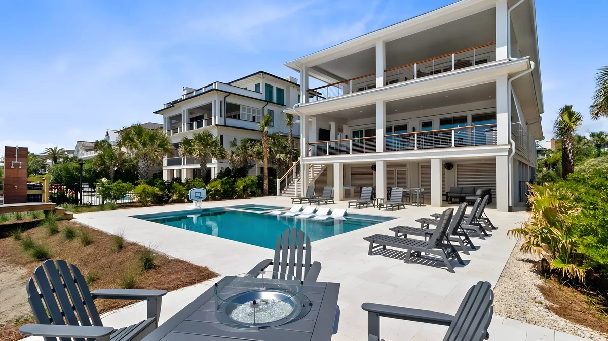 Wander Isle Palms Shores