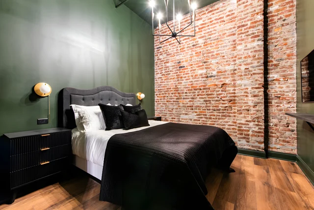 Bedroom 1 image 1