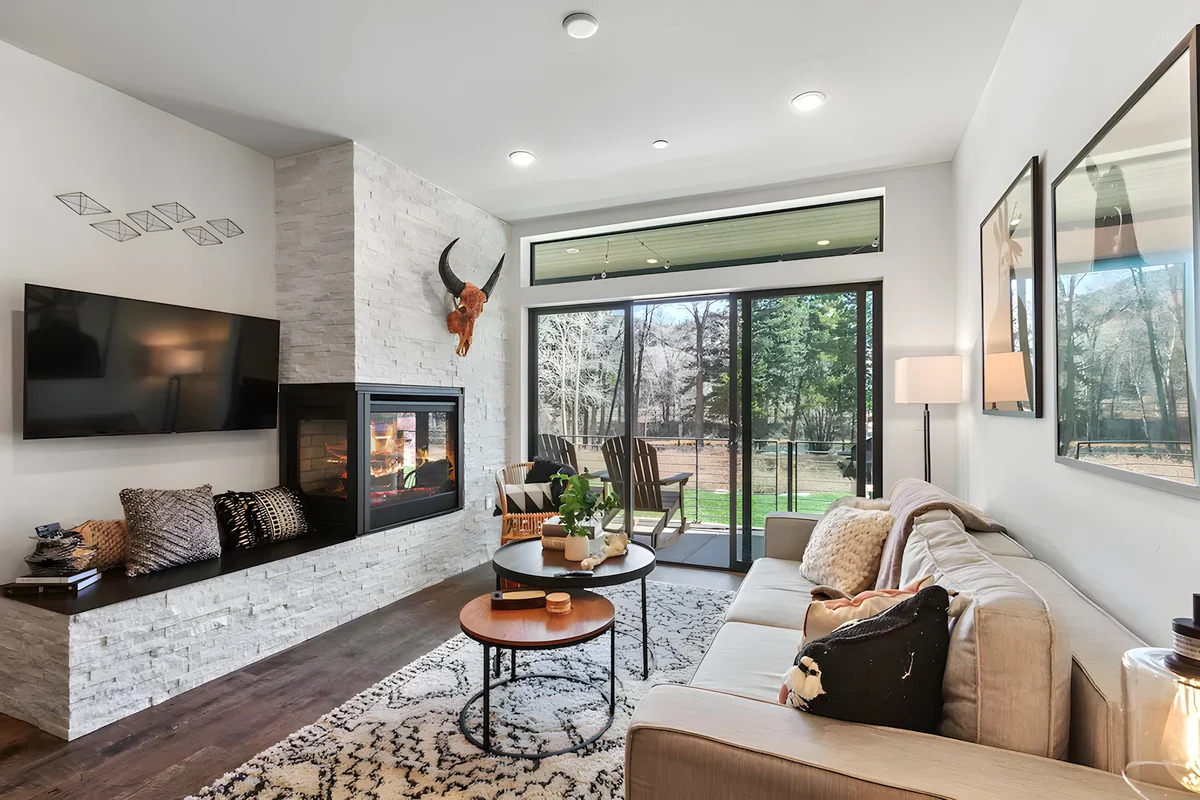 Wander Silverthorne River