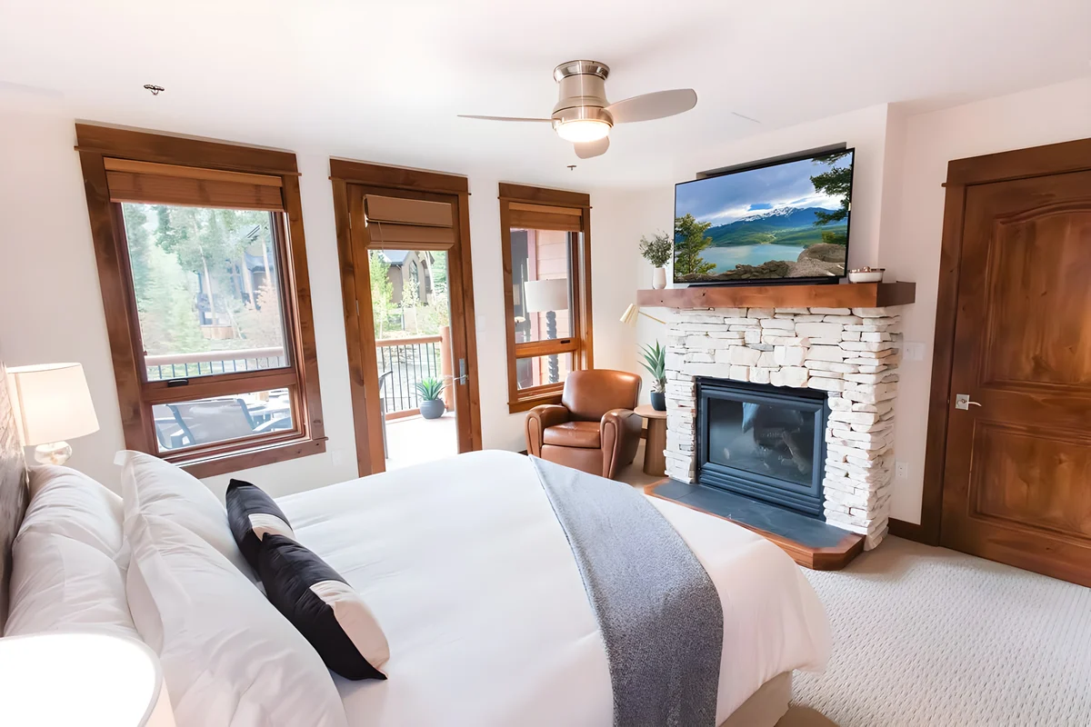 Wander Breckenridge Summit Retreat