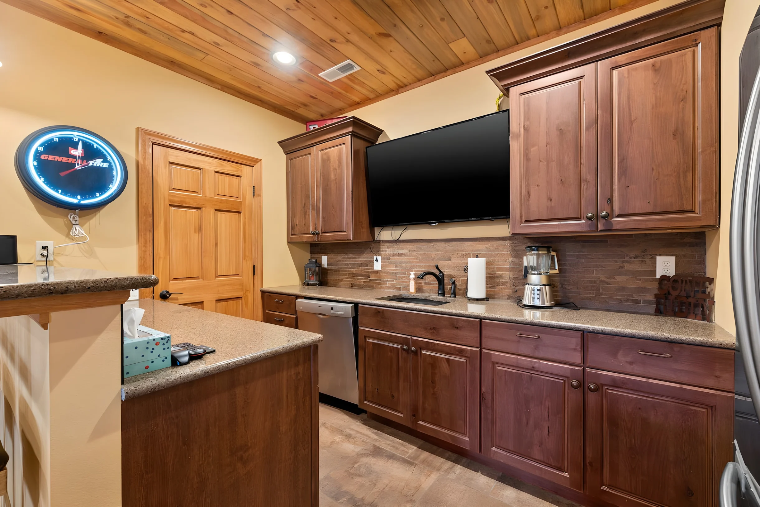 Largest Black Hills Lodge - Sleeps 30 - 13 Bedroom #46