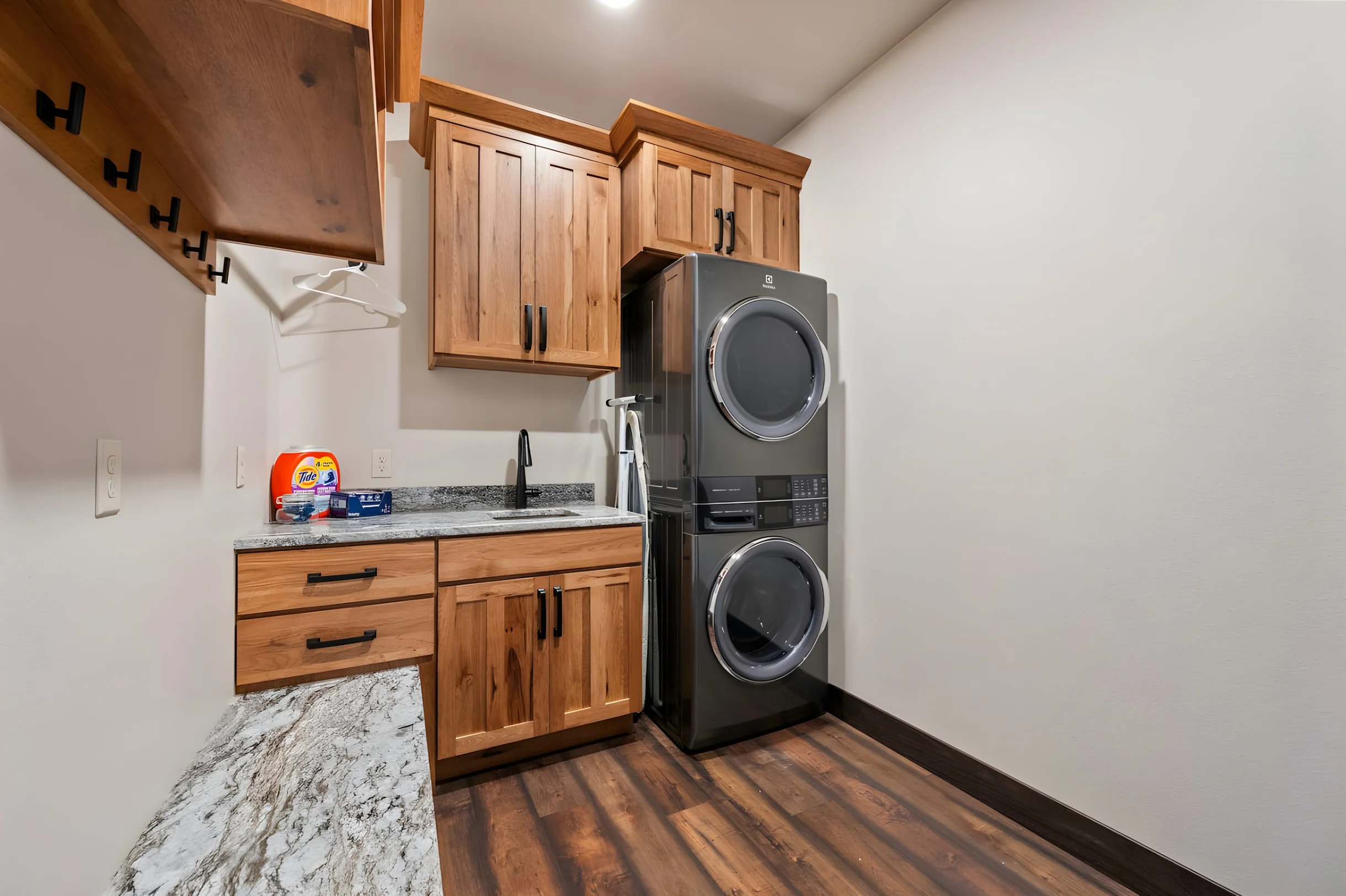 New 7 Bed 7 Bath - Life's A Hoot #52