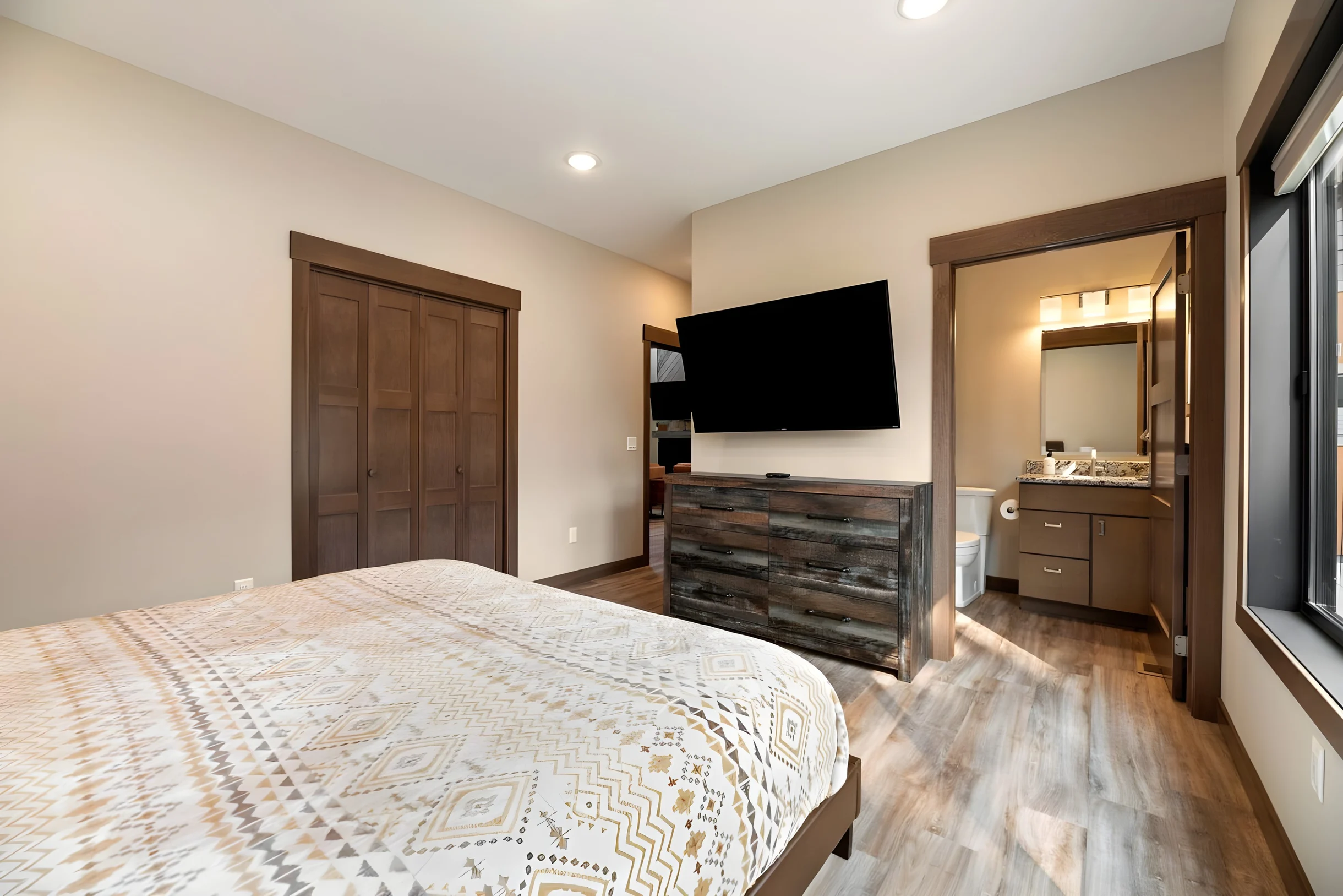 The Fireside-Hot Tub, Firepit, Fireplace #27