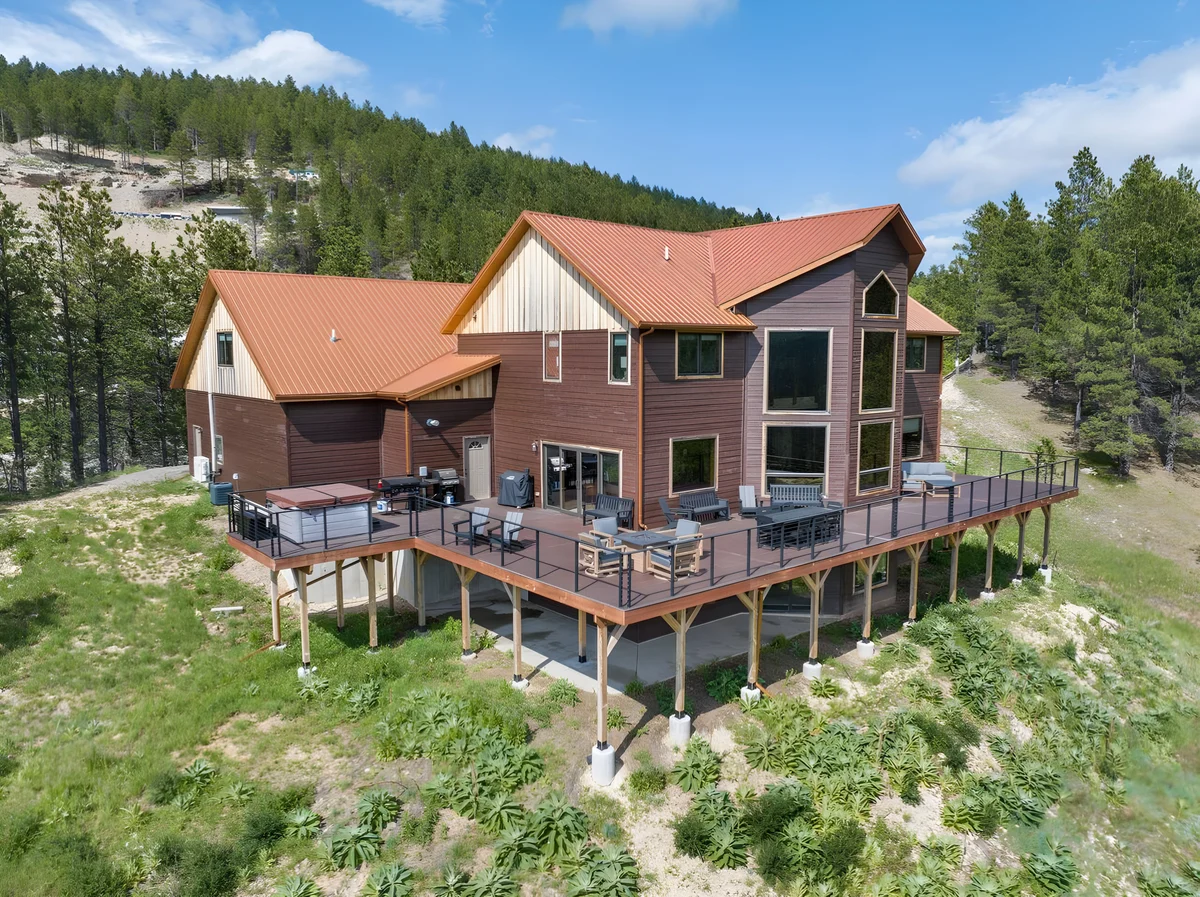 The Deadwood Lookout-Sleeps 22