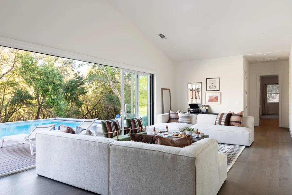 Wander Sonoma Valley Vineyards