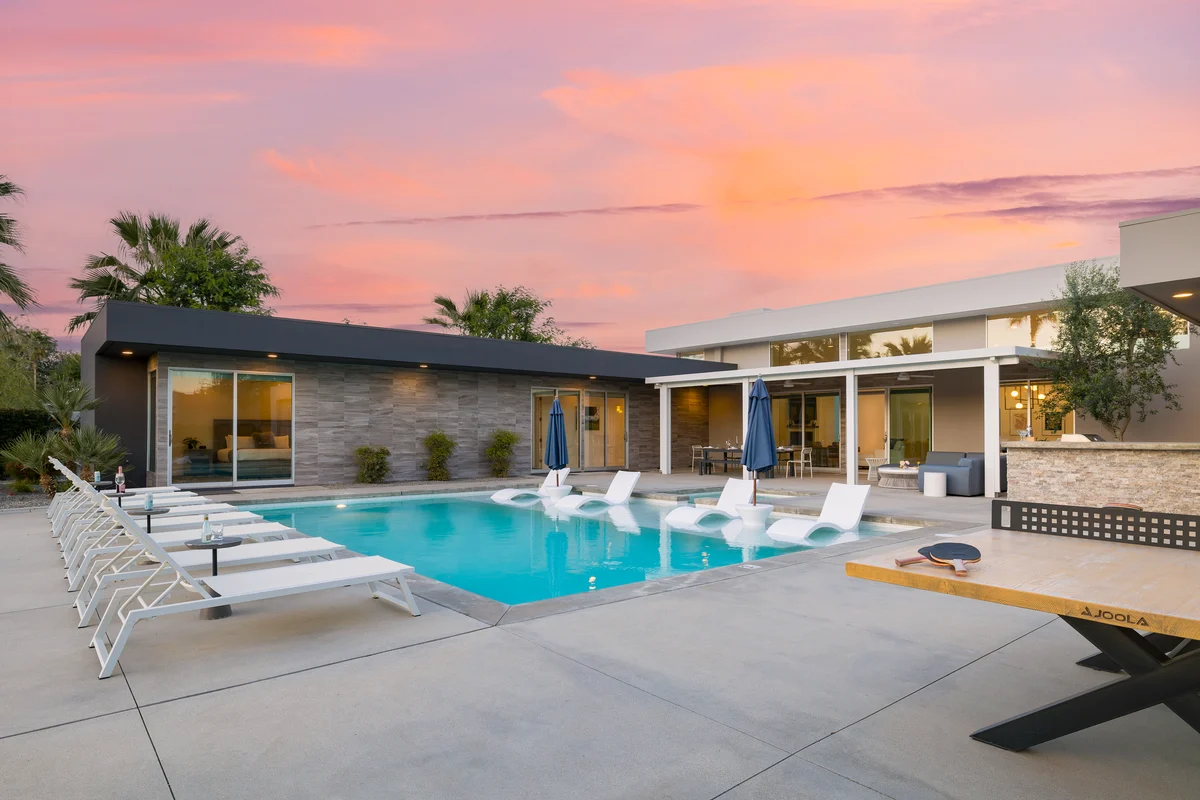 Wander La Quinta Canyons