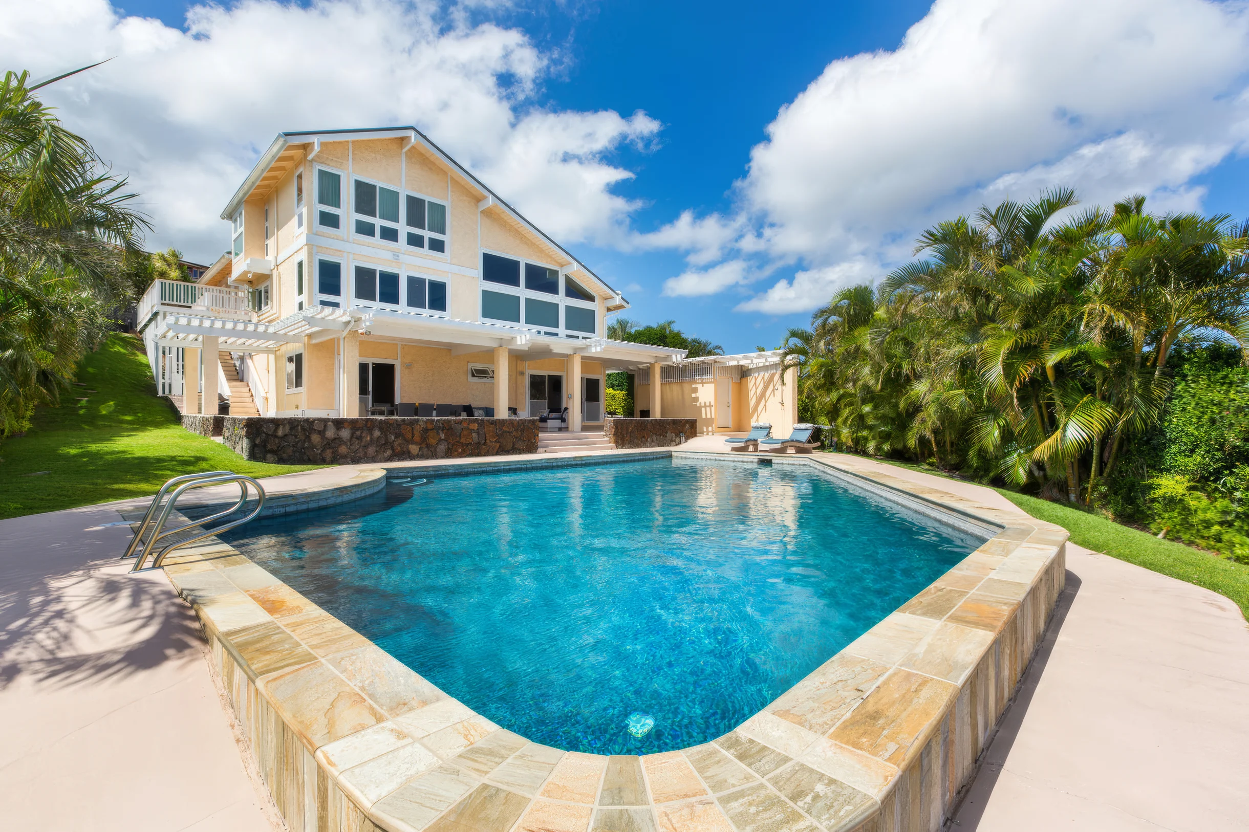 Wander Honolulu Serenity