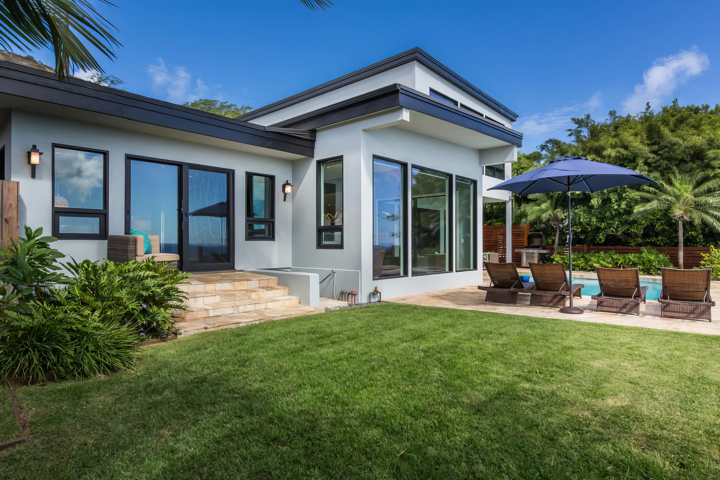 Wander Honolulu Hillside