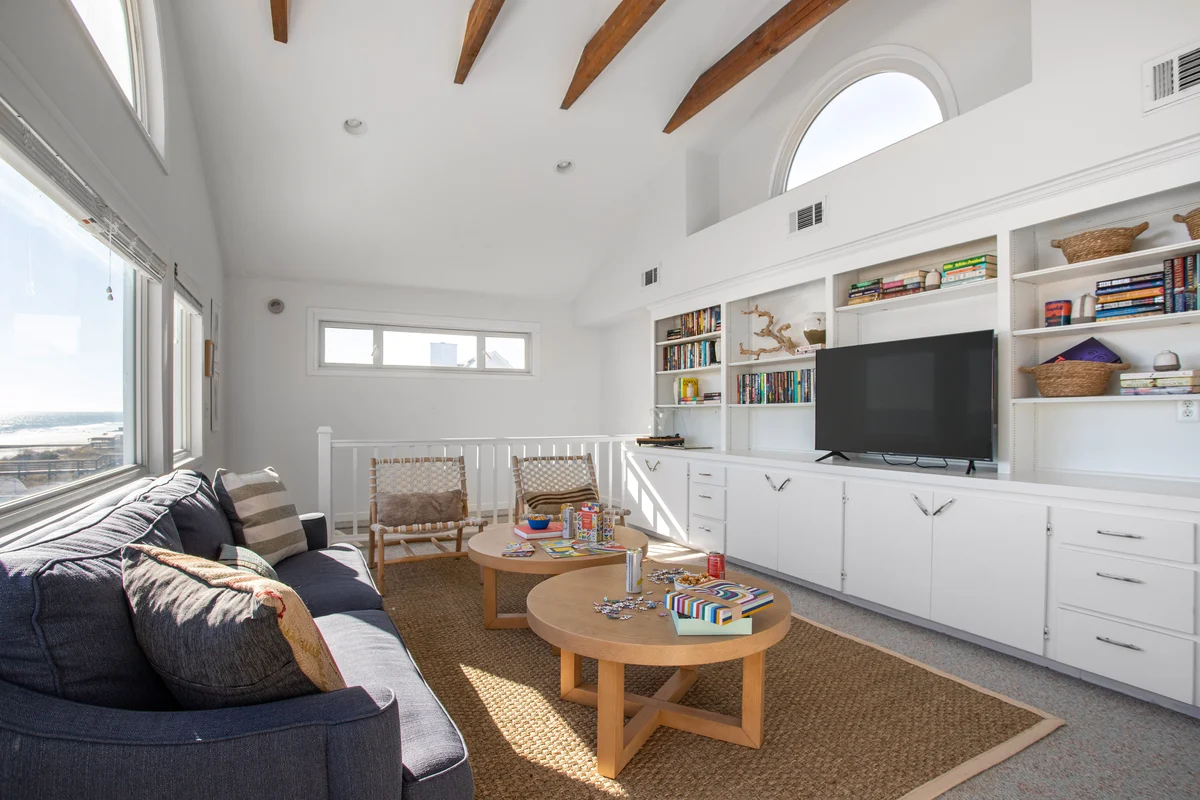 Wander Folly Beach Lighthouse