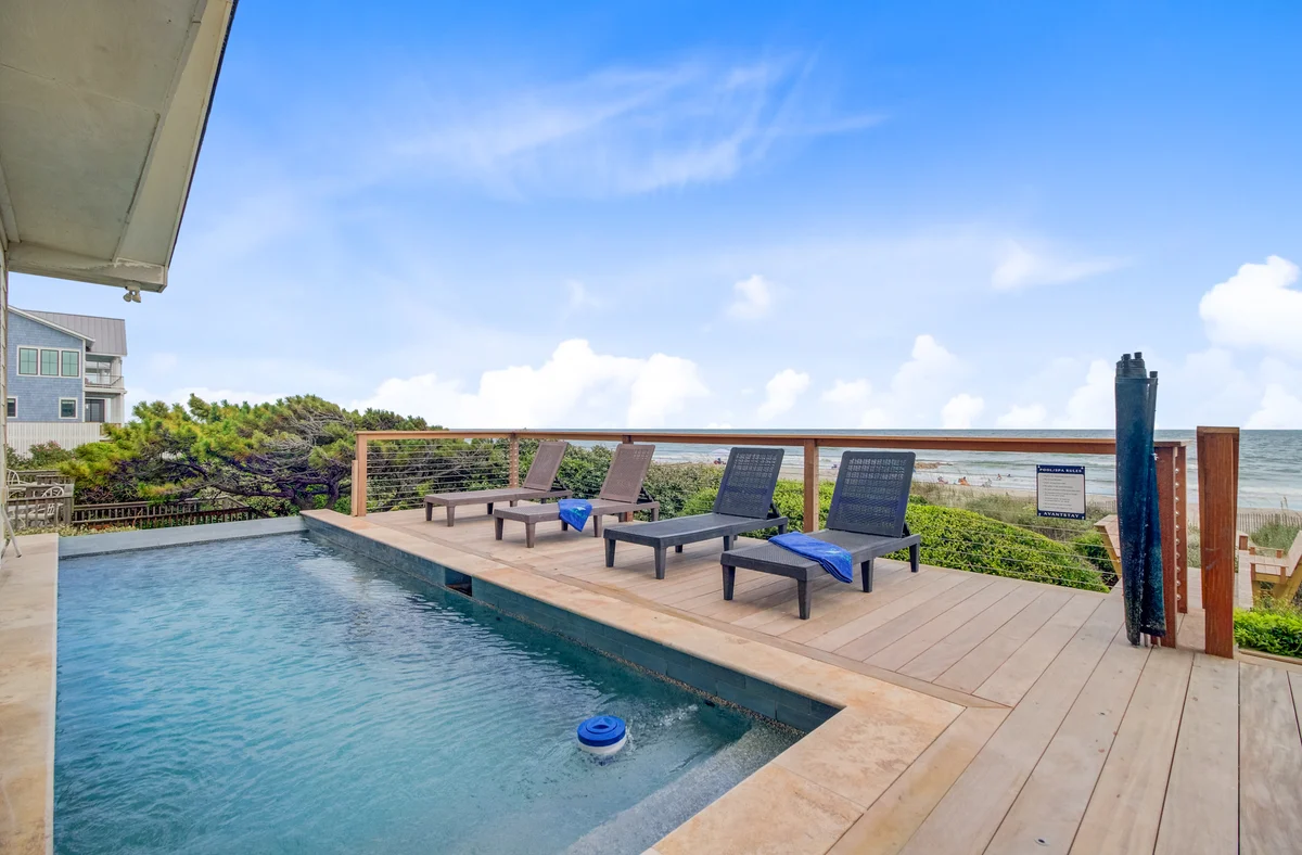 Wander Folly Beach Lighthouse