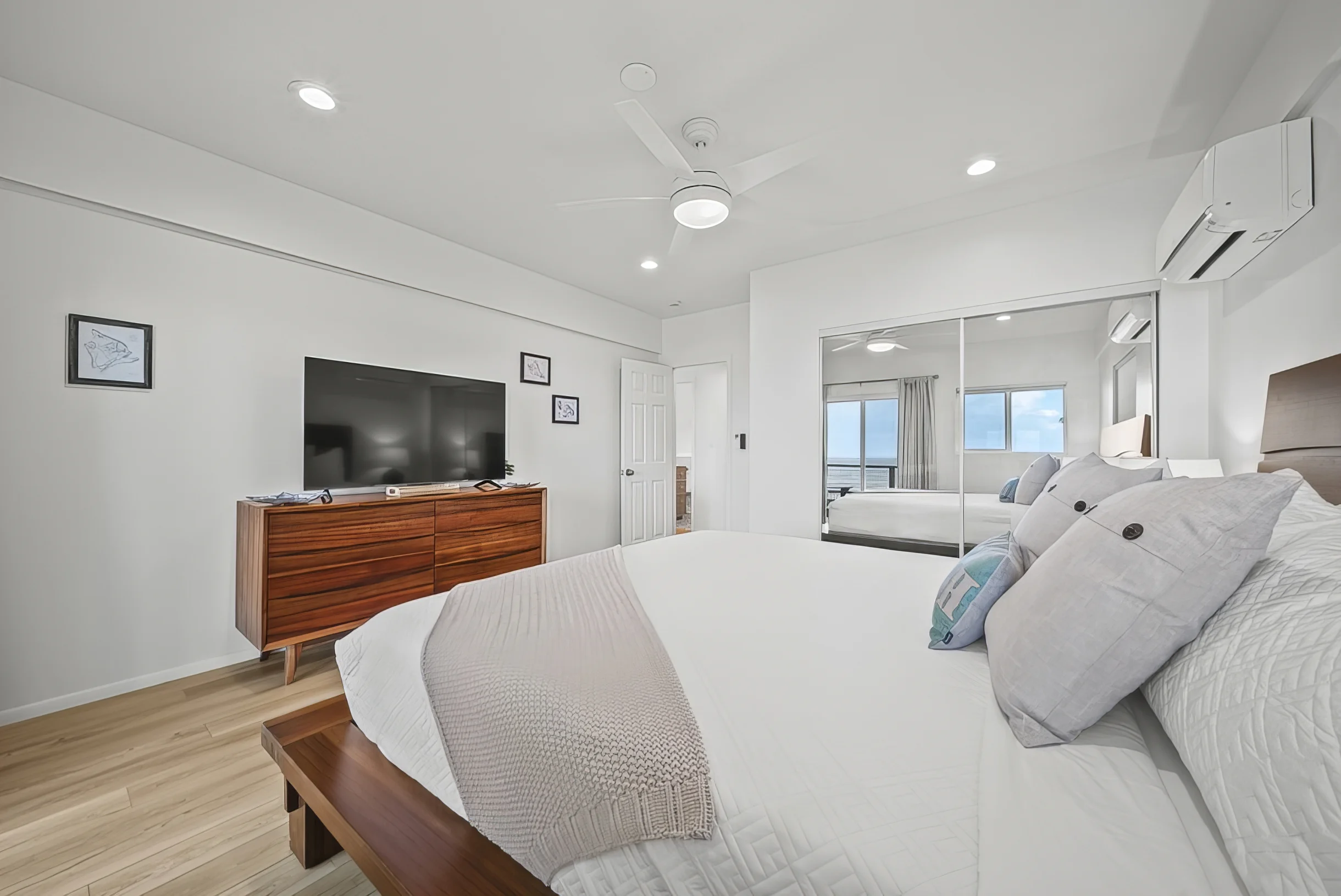 Surfer's Paradise #33