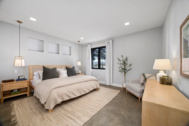 Bedroom 1 image 1