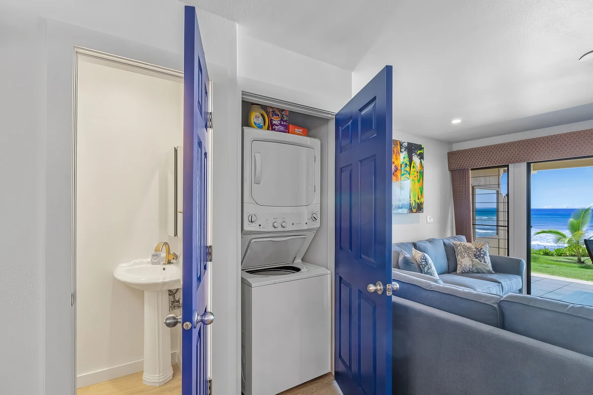 Wander Lahaina Harbor