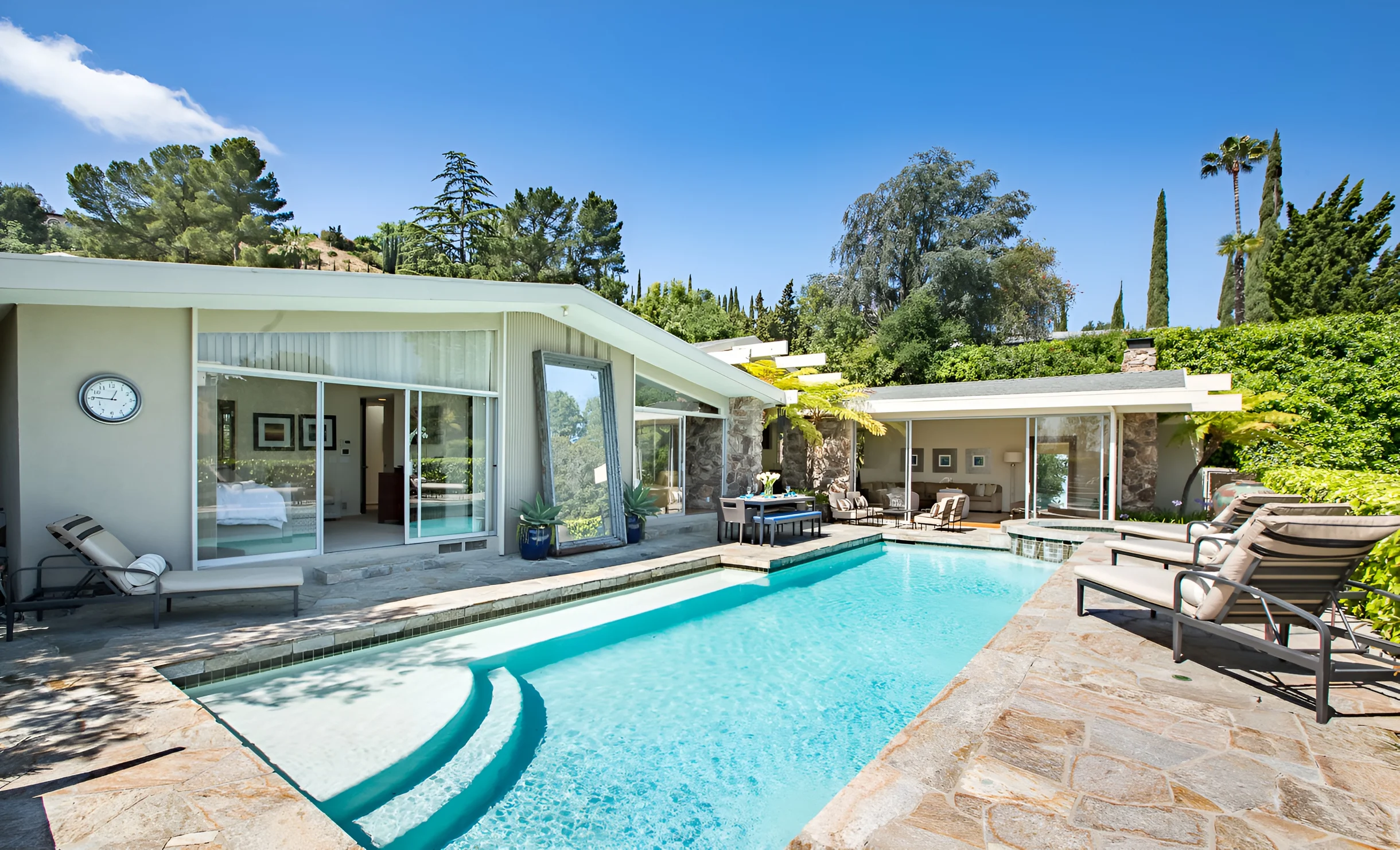 Wander Hollywood Hills Mid-Century Modern