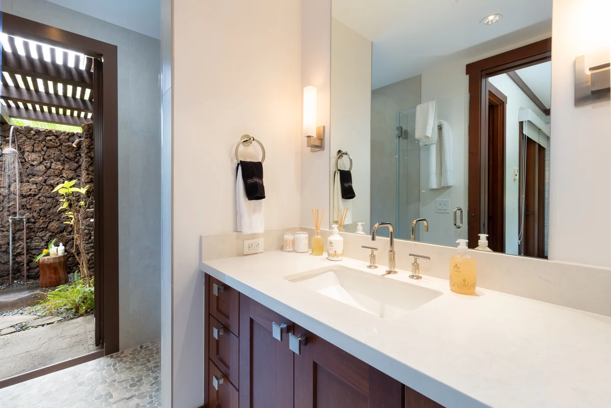 Wander Kailua Kona Views