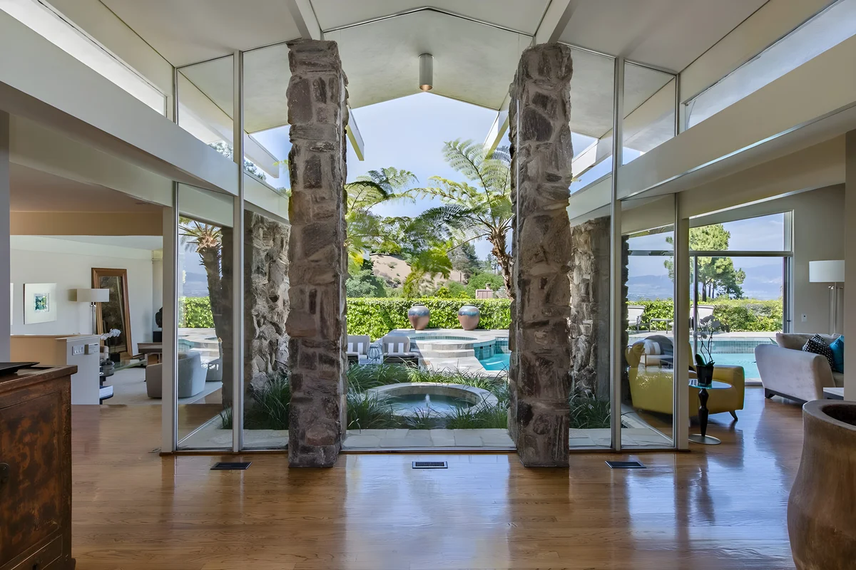 Wander Hollywood Hills Mid-Century Modern #12