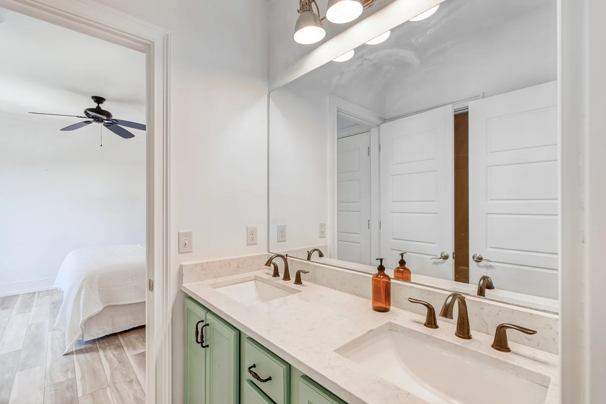 Wander Miramar Bayshore