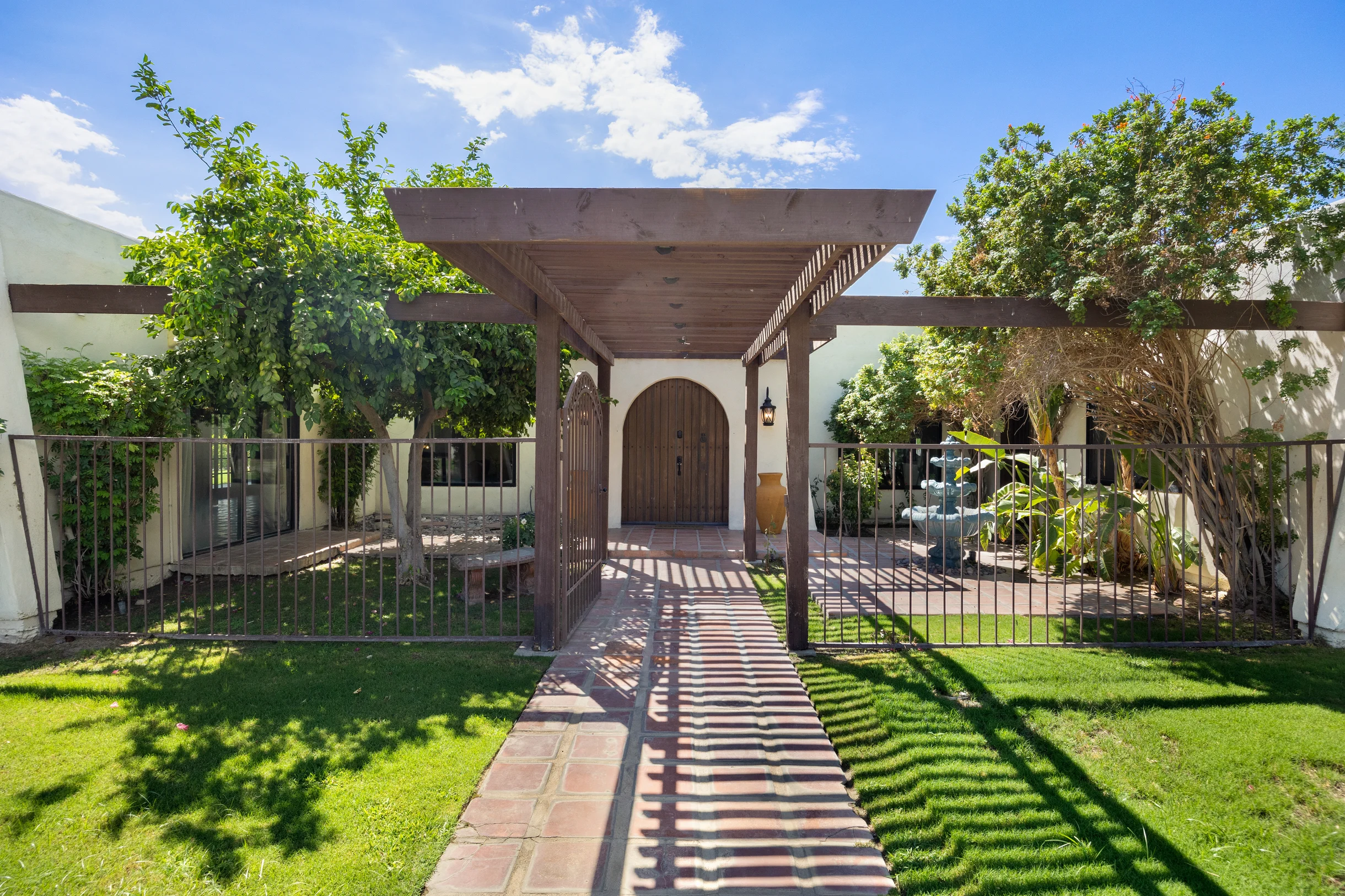 Wander Bermuda Dunes Oasis