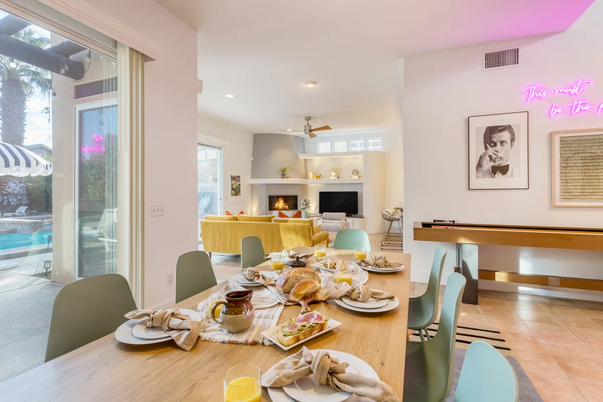 Wander Bermuda Dunes Palms