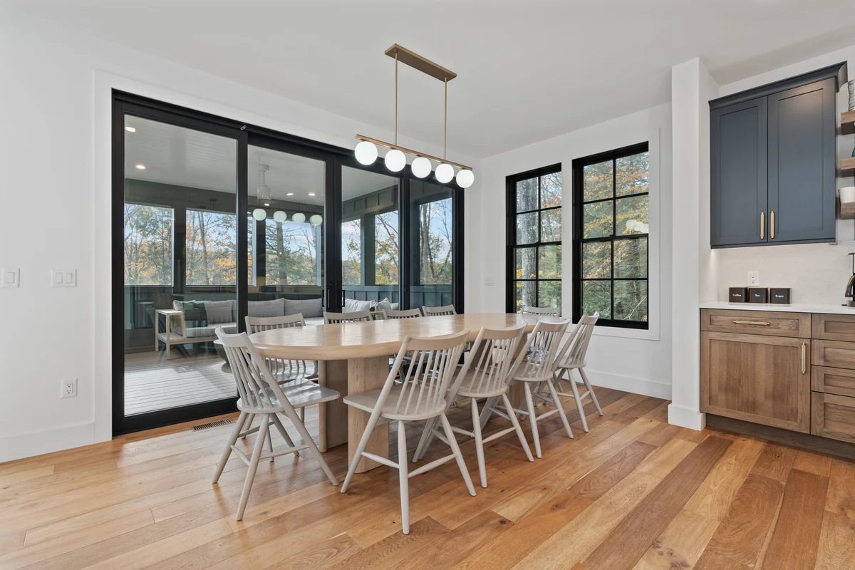 Wander Monterey Lakeview