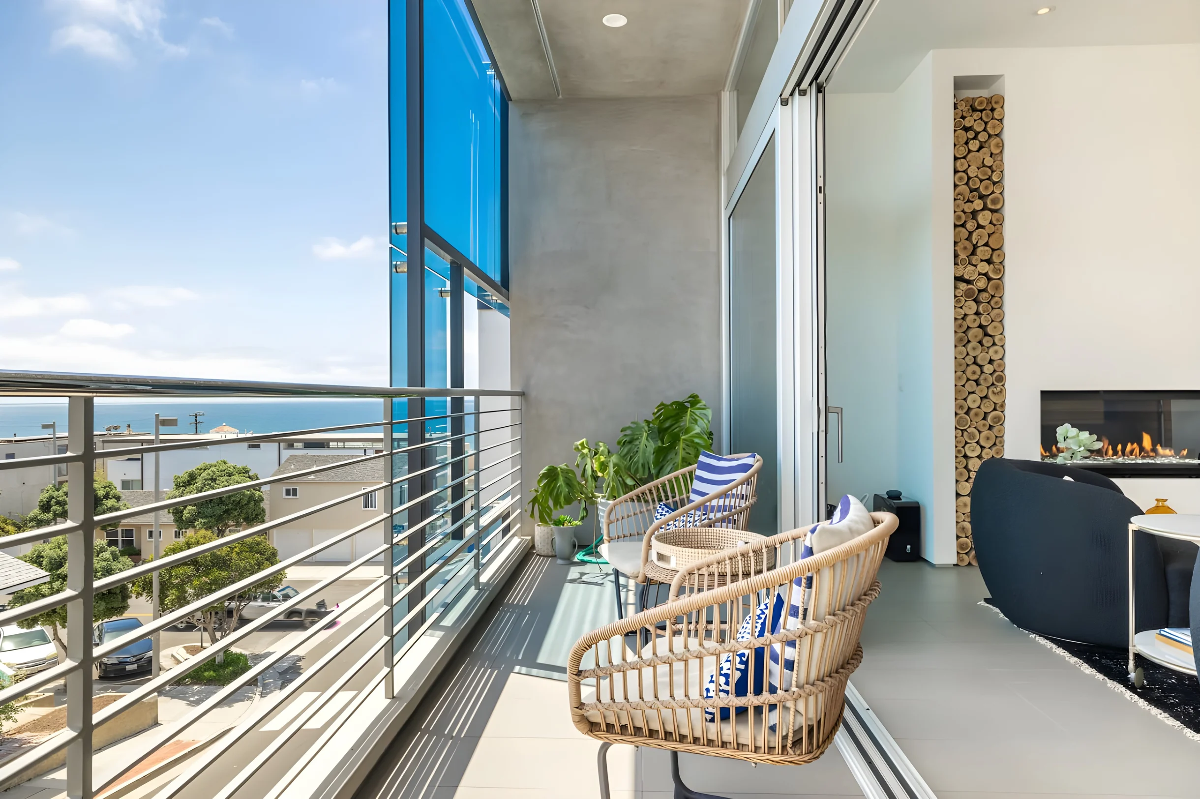 Home in Manhattan Beach property photo 1