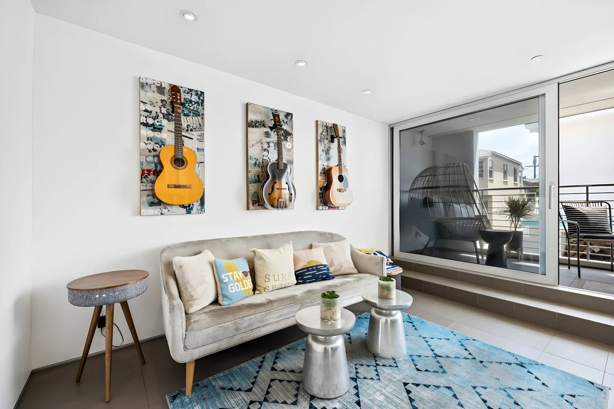 Home in Manhattan Beach property photo 4