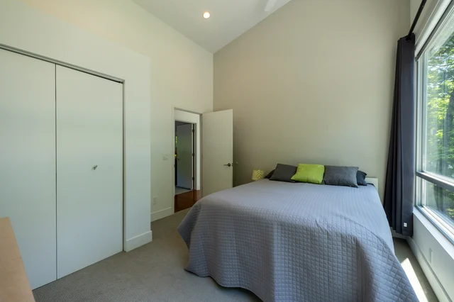 Bedroom 1 image 1