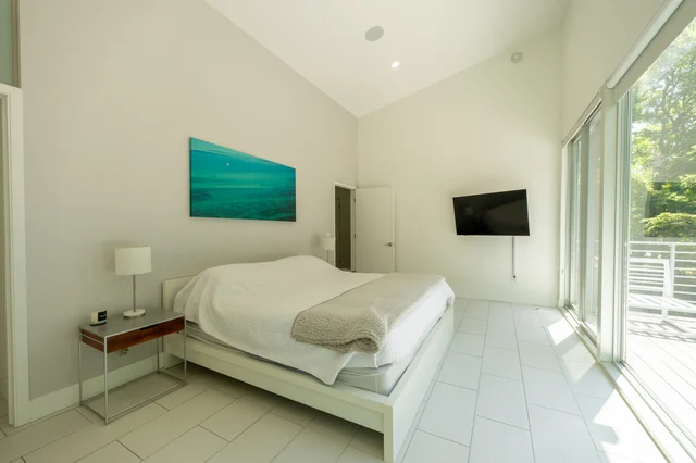 Bedroom 2 image 1