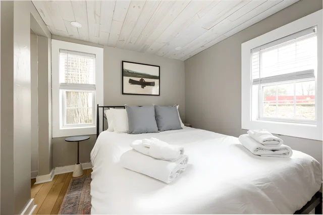 Bedroom 1 image 1
