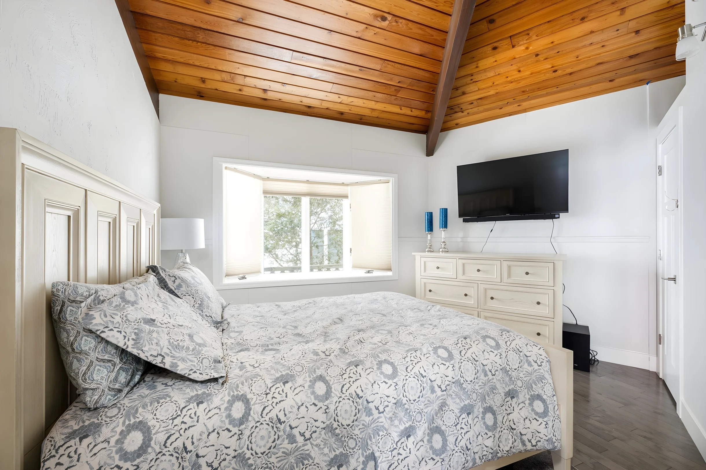 Home in Traverse City property photo 4