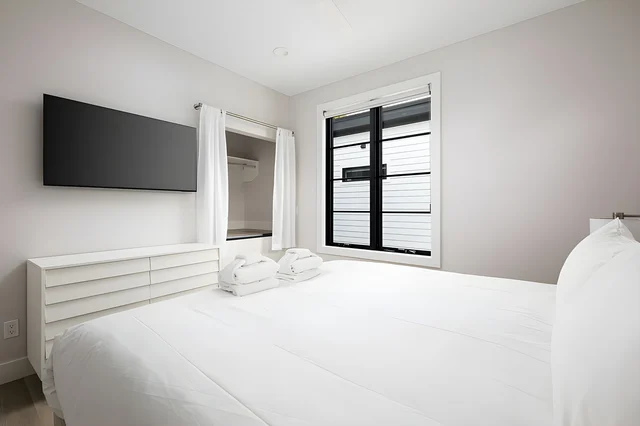 Bedroom 2 image 1