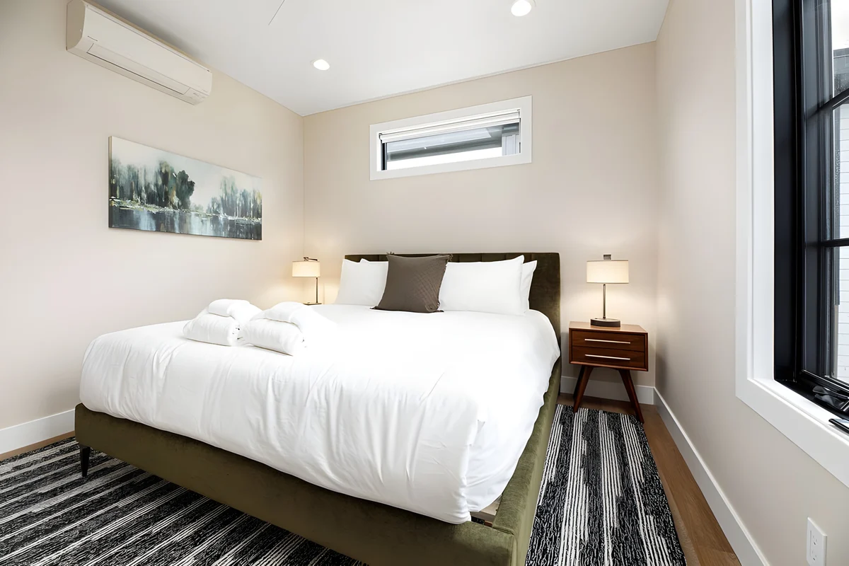 Bedroom 1 image 1